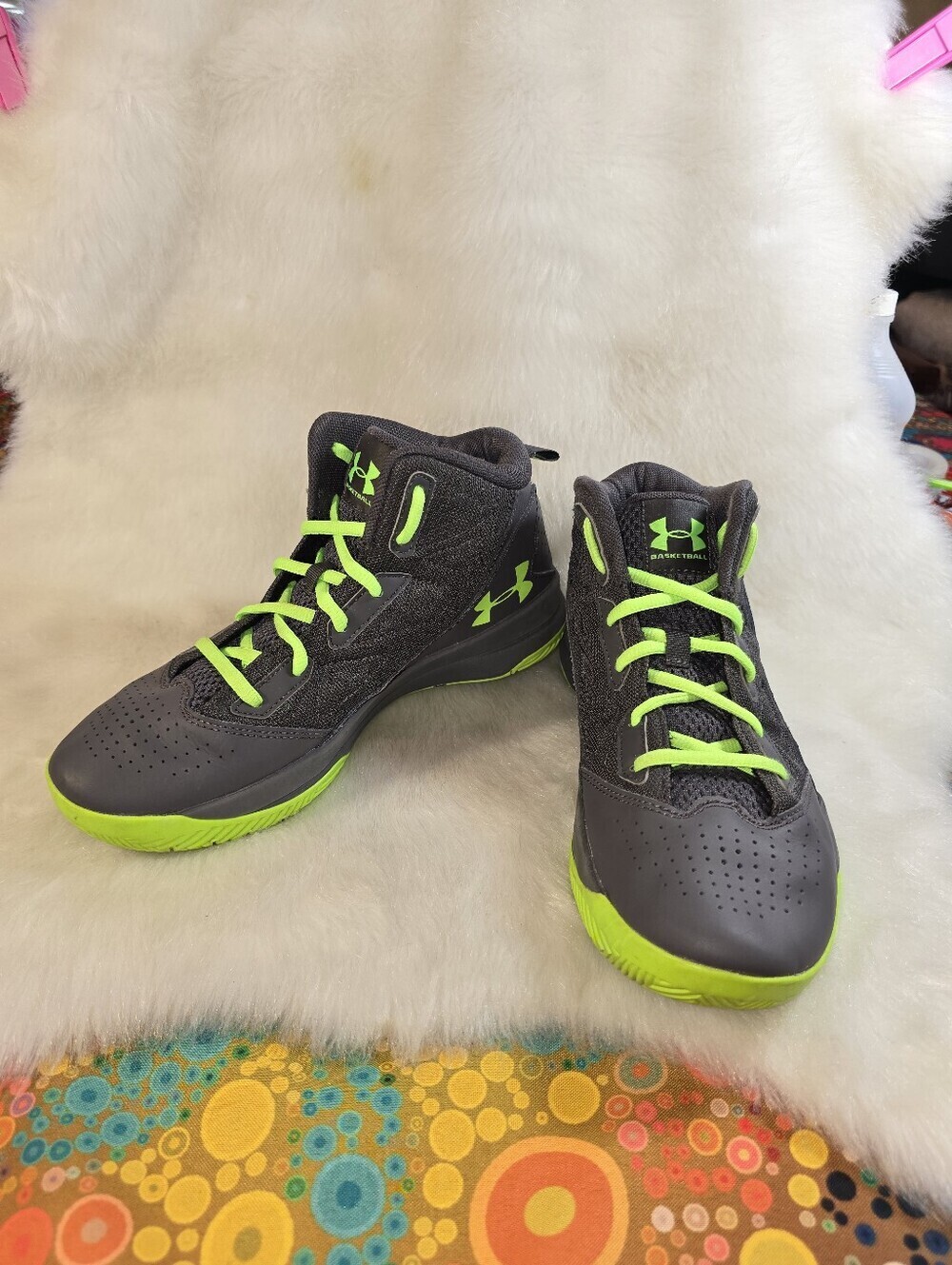 Under Armour Boys' BGS Jet Mid Gray Stealth & Neon Lime Basketball High-Tops